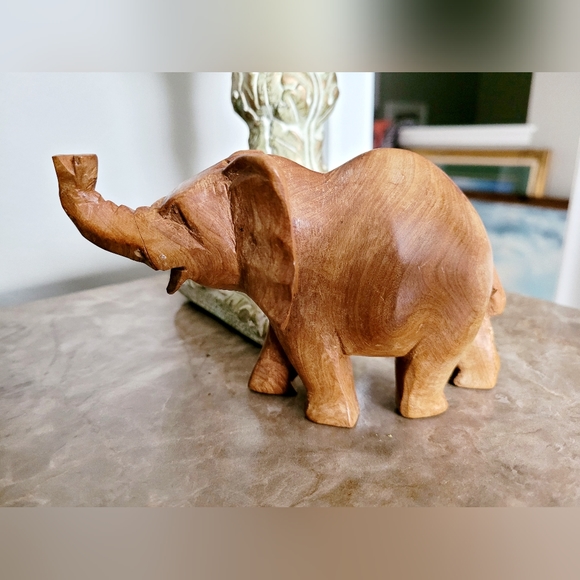 Wood Elephant Hand Carved Teak Figure Decoration Made in Kenya 6"× 3.5" - Picture 2 of 12